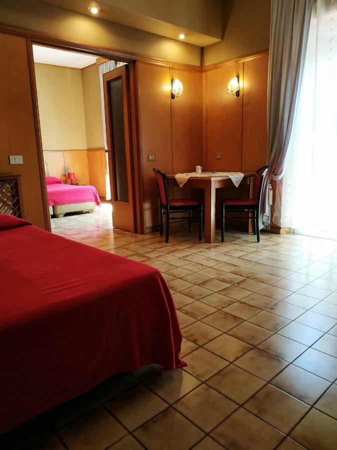 Residence Hotel Valery 몬테로톤도 외부 사진